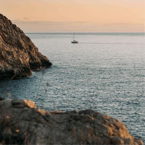 Build sandcastles at Playa del Toro – you need only drive five minutes