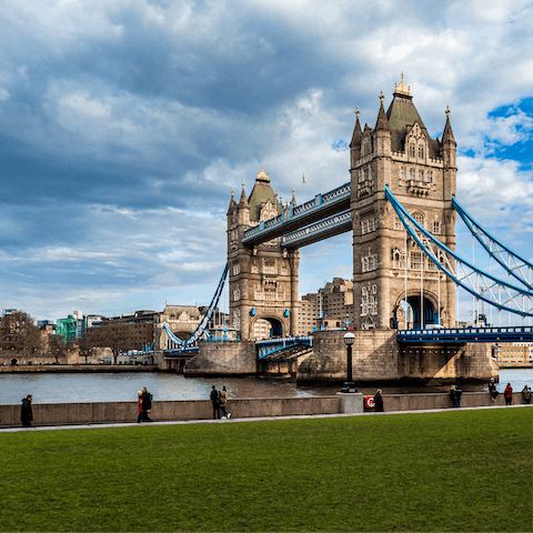 Head to the riverfront for a morning jog – just a ten-minute walk away