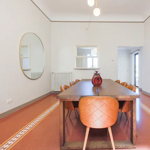Lay the table for a lazy brunch and mimosas – there's room for you all