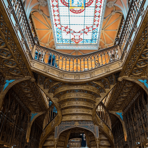 Head to the iconic Lello bookstore – within walking distance