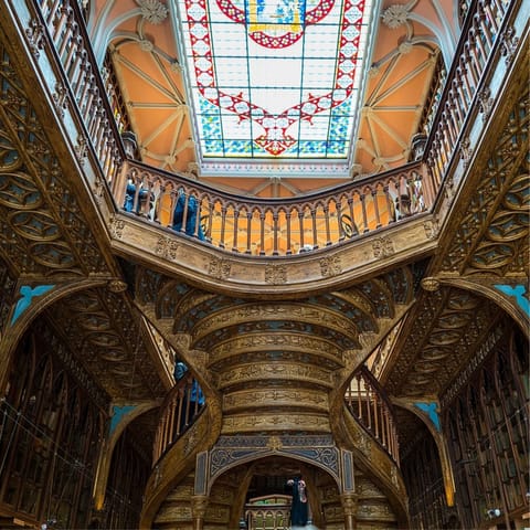 Head to the iconic Lello bookstore – within walking distance