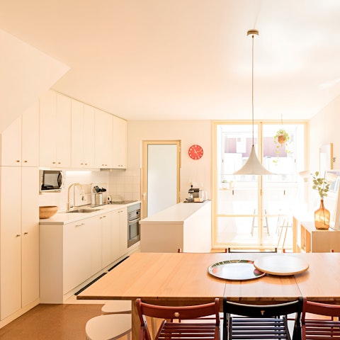 Give some Portuguese dishes a whirl in the well-equipped kitchen