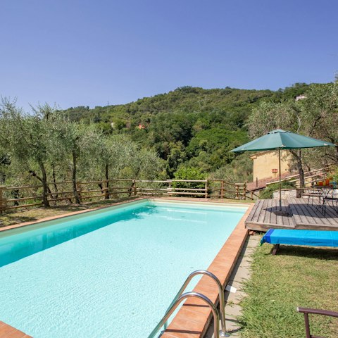 Cool off from the Tuscan sun with a dip in the shared pool
