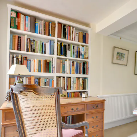 Keep one eye on work at the organised desk space