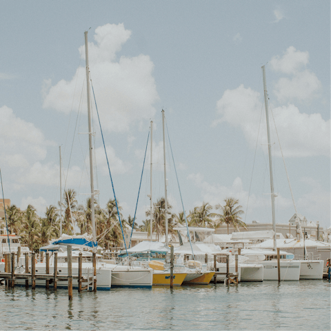 Enjoy scenic waterfront strolls in Key West