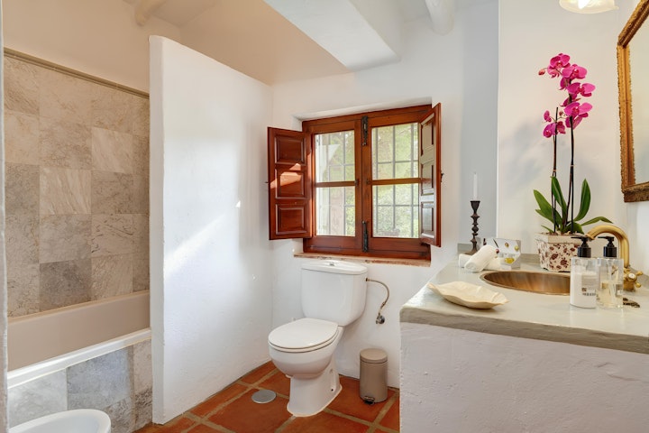 Bathroom photo