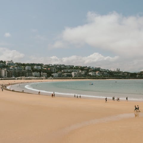 Be on La Concha Beach in less than ten minutes