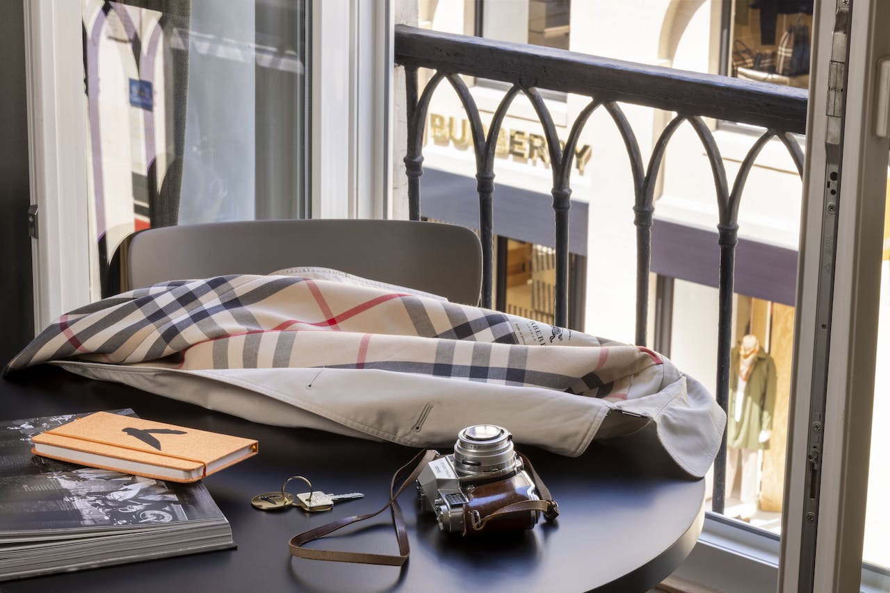 Burberry sales 75008 haussmann