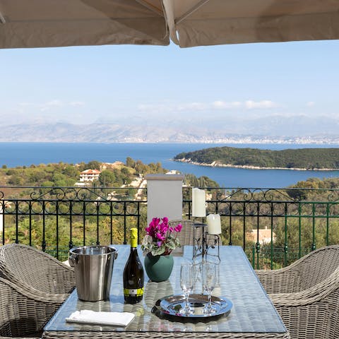 Look forward to alfresco dinners on the covered terrace