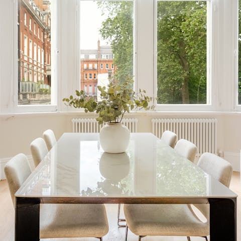 Enjoy sociable home-cooked meals at the dining table