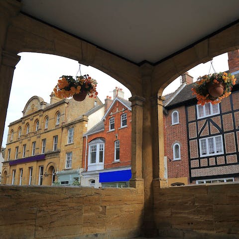 Reach the historic heart of Ilminster, just a three-minute drive away