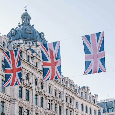 Head into central London for sightseeing and shopping
