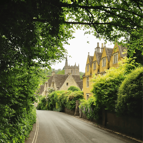 Explore the charming Cotswolds from this base in Mickleton