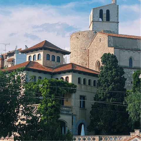 Discover the beauty of the Maresme Coast from the historic town of Sant Pol de Mar