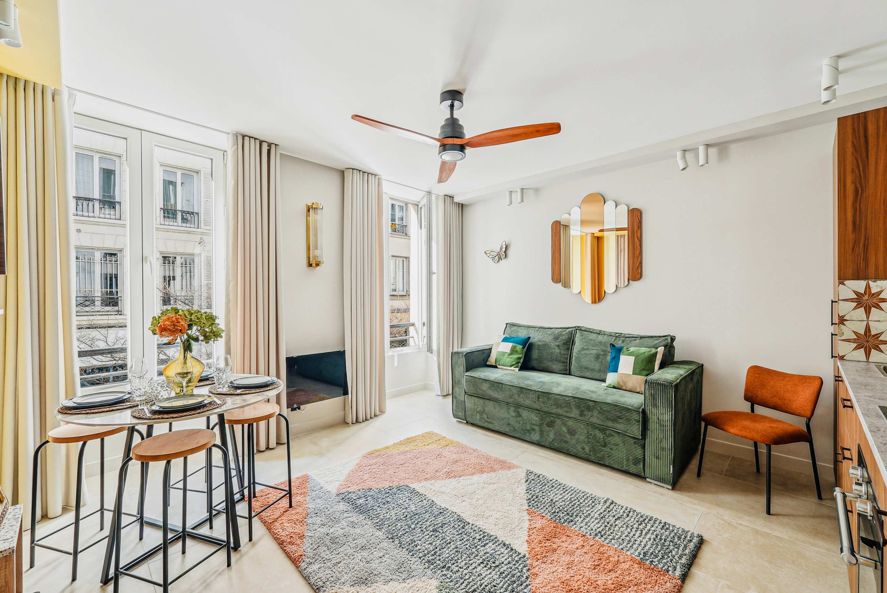 Vibrant Artistic Retreat