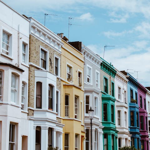 Explore trendy Notting Hill en-route to Portobello Road, a short stroll away