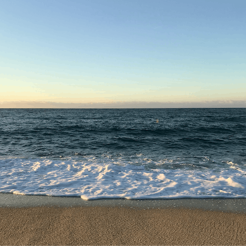 Mosey down to Ammoudi Beach for the morning, just a short stroll away