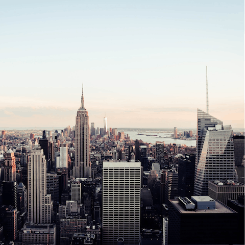 Explore Manhattan from this central spot in Midtown