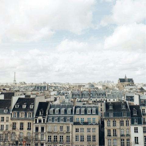 Wind your way through the historic heart of Paris