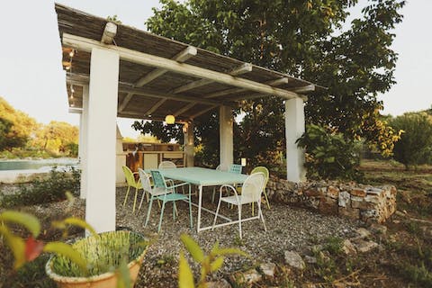 Cook your own creations in the wood-fired pizza oven and enjoy alfresco