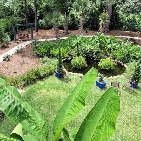 Take a moment to unwind on the swing seat – sundowner optional