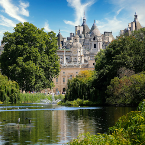 Enjoy walks in nearby Hyde Park