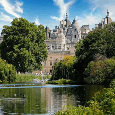 Enjoy walks in nearby Hyde Park