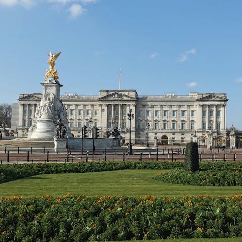 Take a short stroll to Buckingham Palace