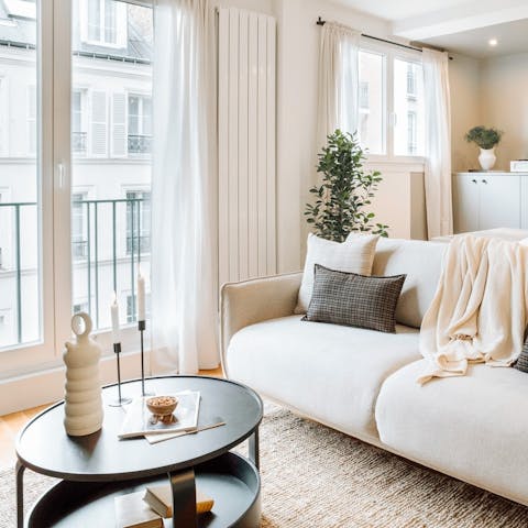Relax in the warm and welcoming apartment in between sightseeing