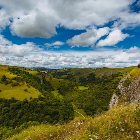 Spend your days hiking Manifold Valley, a twenty-minute walk away