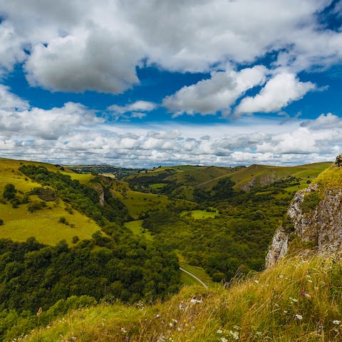 Spend your days hiking Manifold Valley, a twenty-minute walk away