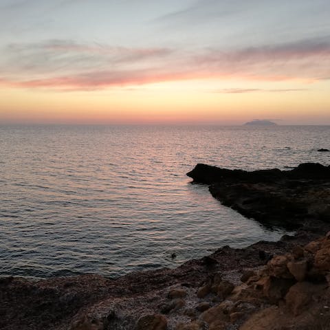 Discover the charming town of Marsala, home to wineries, sandy beaches and ancient ruins