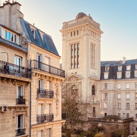 Stay in this sought-after address, just steps from the Musée d'Orsay