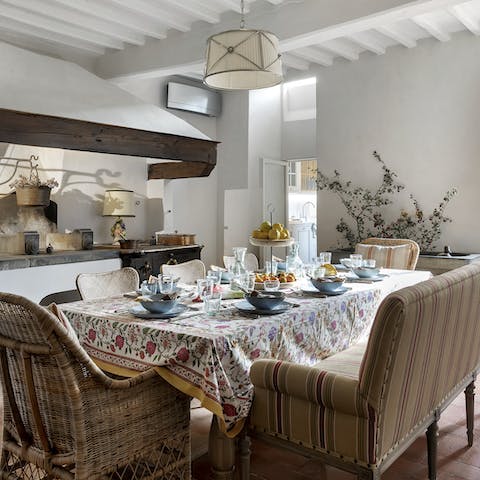 Tuck into sociable family feasts around the dining table