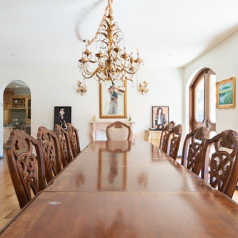 An extra long dining table for your banquet needs