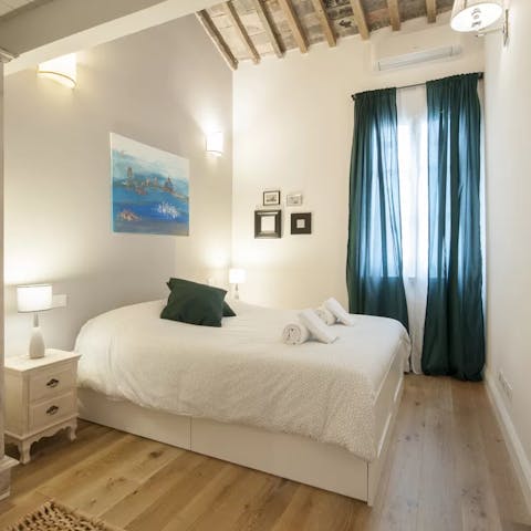 Wake up in the comfortable bedrooms feeling rested and ready for another day of Florence sightseeing