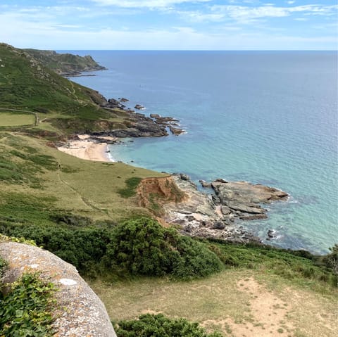 Stay in the heart of South Devon, just a short drive from Salcombe and the picturesque coast