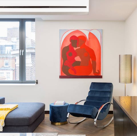 Live the London metropolitan lifestyle amongst exceptional art and design