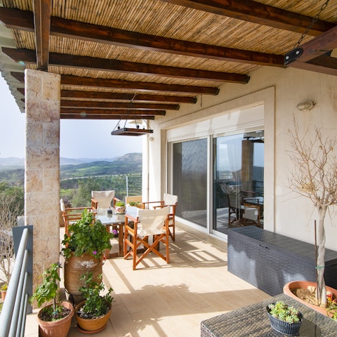 Eat your meals out on the covered balcony with incredible views