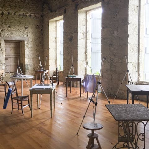 Feel inspired with an art class organised by your wonderful hosts