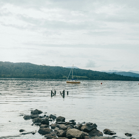 Work up an appetite with a hike around Lake Windermere, a fifteen-minute drive away