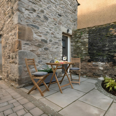 Enjoy an alfresco lunch when the weather's on your side
