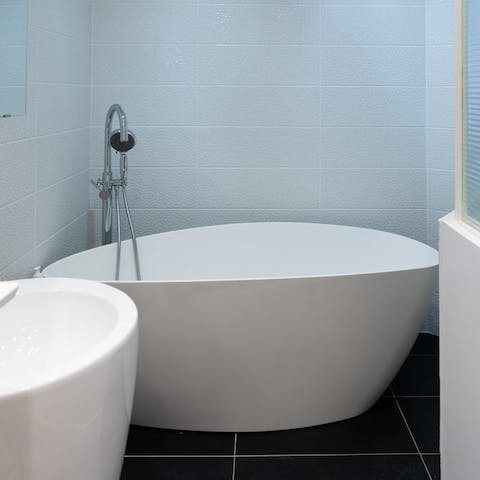 Draw yourself a relaxing bath in the freestanding tub