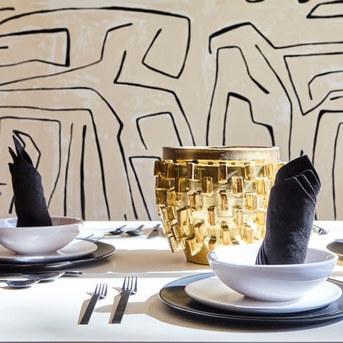 The eponymous graffito wallpaper