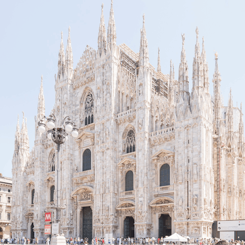 Walk to the Duomo in just twenty-five minutes