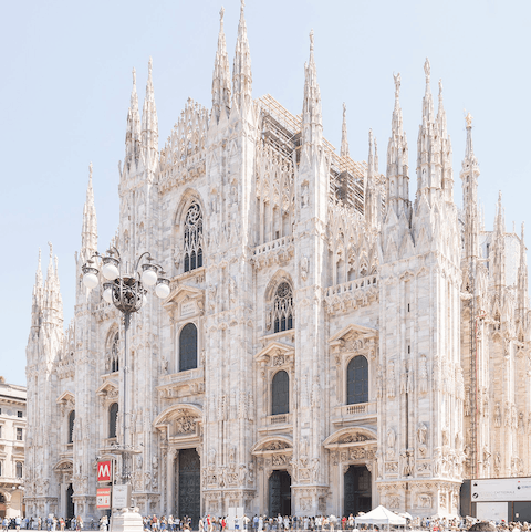 Walk to the Duomo in just twenty-five minutes