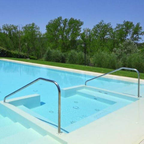 Soak your muscles in the hydromassage pool after hiking all day