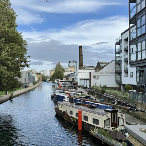 Stay in Islington, a short walk from Regent's Canal