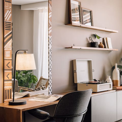 Set up your laptop and work remotely at the handy desk