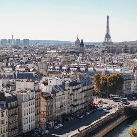 Stay a short stroll from the iconic Louvre Museum